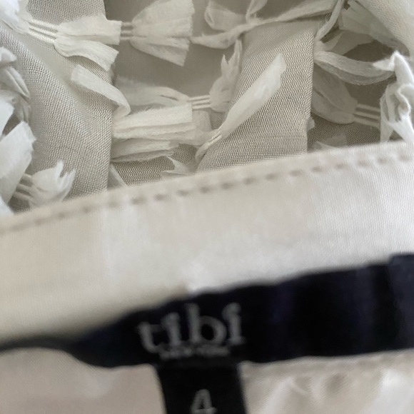 Bow embellished short skirt - Picture 4 of 5